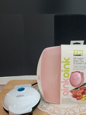 Microwave Bacon Tray w/ Splatter Lid & Dash Mini Griddle